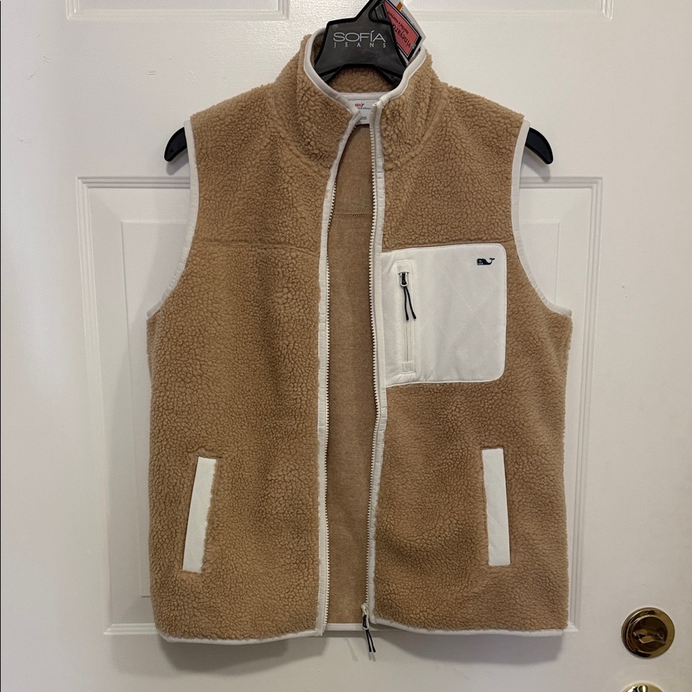NEW Vineyard Vines Tan and White Fleece Vest